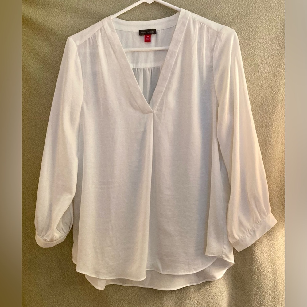 Vince Camuto White V-Neck 3/4 Sleeve Hi-Lo Blouse Size M